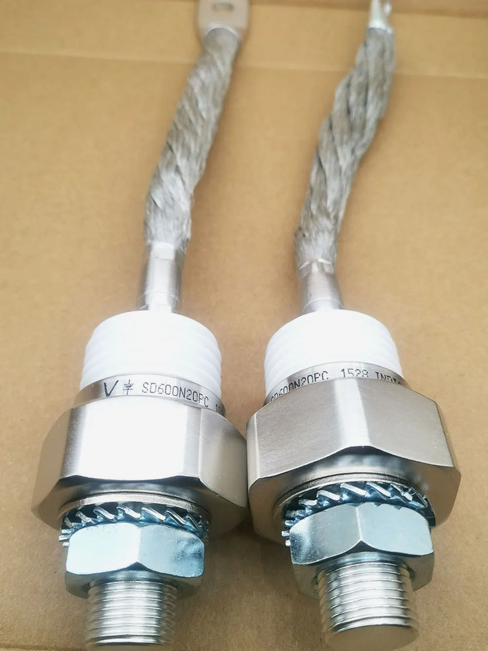 Транзистор SD600N20P, тиристор, диод
Транзистор SD600N20P, тиристор, диод