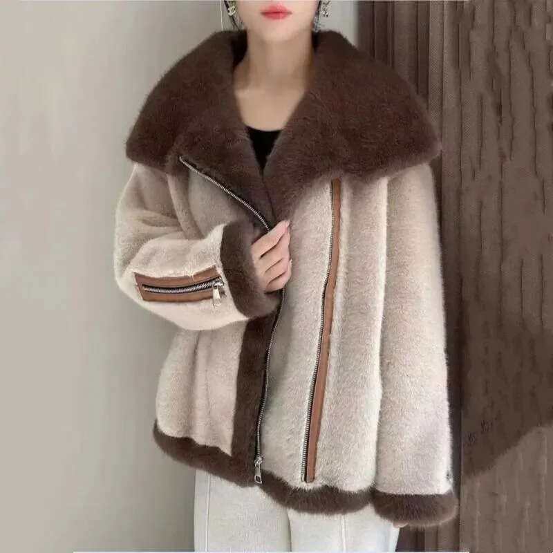 Fur One-Piece Short Jacket Women's Overcoat Autumn Winter 2025 New Chic Loose Casual Stitching Thicke Warm Parka Coat
Fur One-Piece Short Jacket Women's Overcoat Autumn Winter 2025 New Chic Loose Casual Stitching Thicke Warm Parka Coat