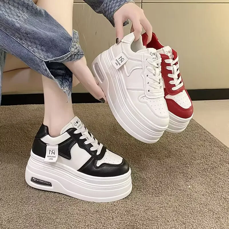 Women Thick Sole Casual Sneakers Men Leather Lace-up Shoes Sport Ladies Trainers Running Platform Shoes Vulcanized Shoes Trafza
Women Thick Sole Casual Sneakers Men Leather Lace-up Shoes Sport Ladies Trainers Running Platform Shoes Vulcanized Shoes Trafza