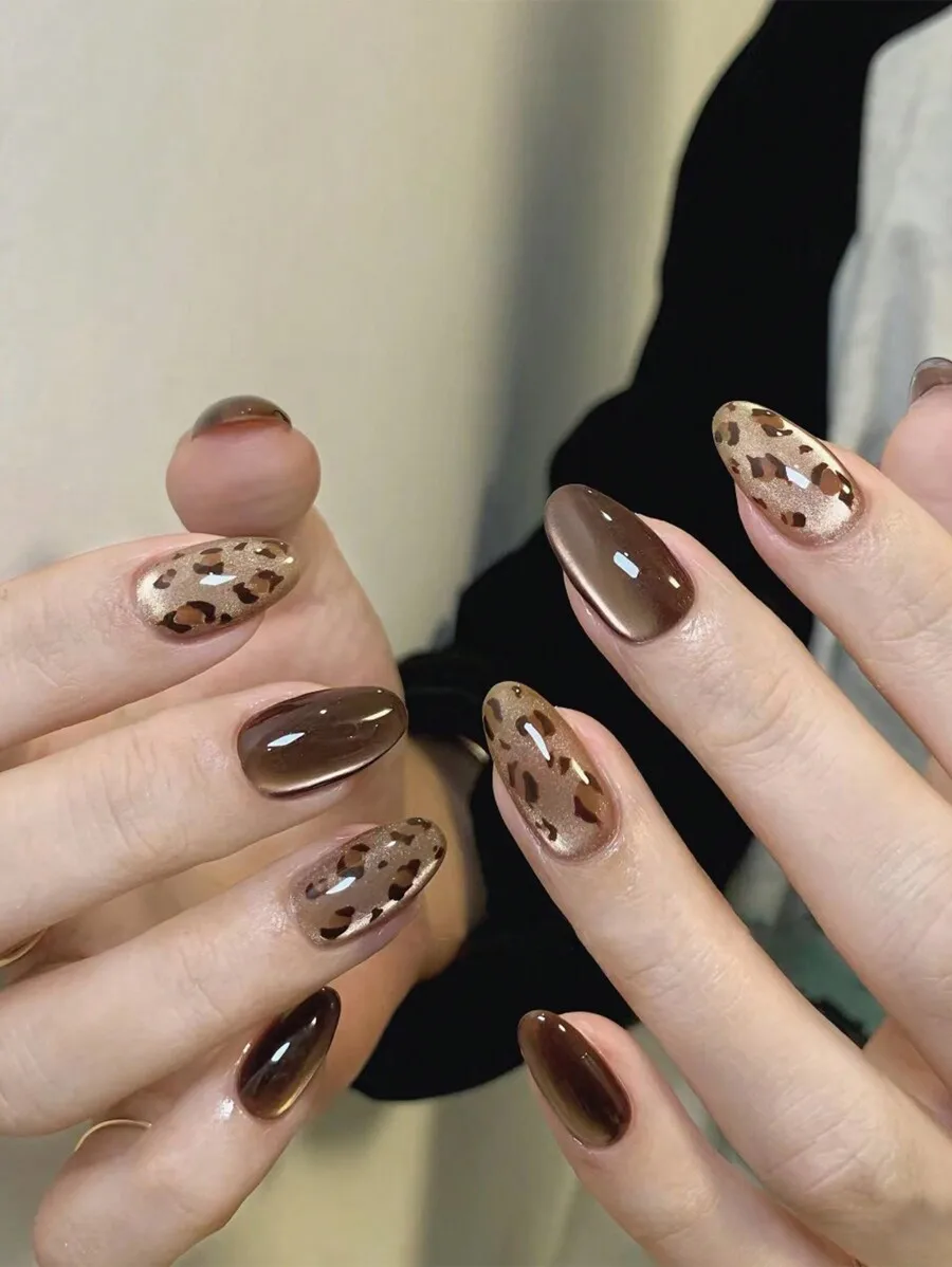 30pcs Glossy Short Oval Nail Stickers, Brown Cat Eye Leopard Print Pattern, Reusable, Nail Art Supplies For Women
30pcs Glossy Short Oval Nail Stickers, Brown Cat Eye Leopard Print Pattern, Reusable, Nail Art Supplies For Women