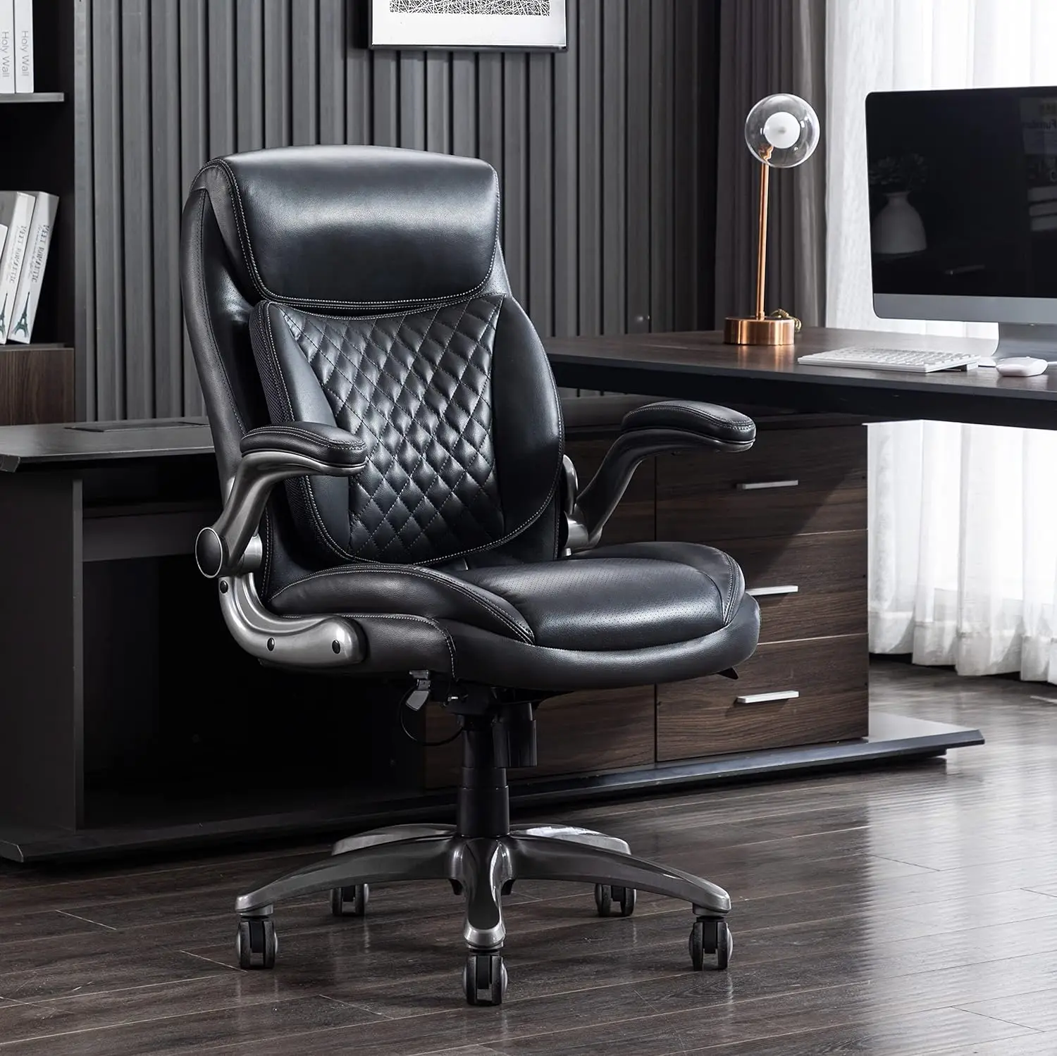 Executive Office Desk Chair Home Comfy Computer Chair Flip-up Armrests Adjustable Height Tilt and Lumbar Support
Executive Office Desk Chair Home Comfy Computer Chair Flip-up Armrests Adjustable Height Tilt and Lumbar Support