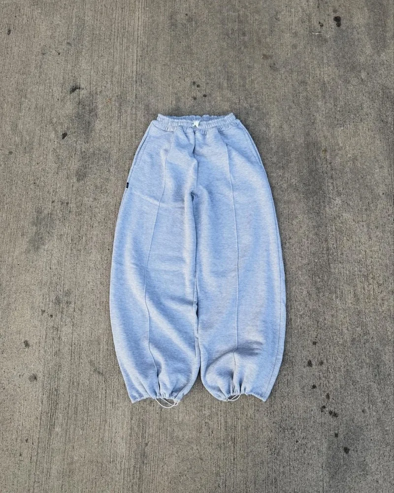 Retro Harajuku streetwear men clothing casual pants fashion trend new elastic waist design wide leg pants women sportspants
Retro Harajuku streetwear men clothing casual pants fashion trend new elastic waist design wide leg pants women sportspants