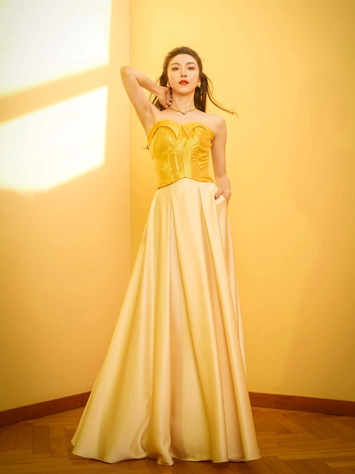 Юбка-миди А-силуэта с завышенной талией цвета шампанского золота, универсальная, стройнящая, из ацетатного волокна, повседневная, из полиэстера, однотонная
Юбка-миди А-силуэта с завышенной талией цвета шампанского золота, универсальная, стройнящая, из ацетатного волокна, повседневная, из полиэстера, однотонная