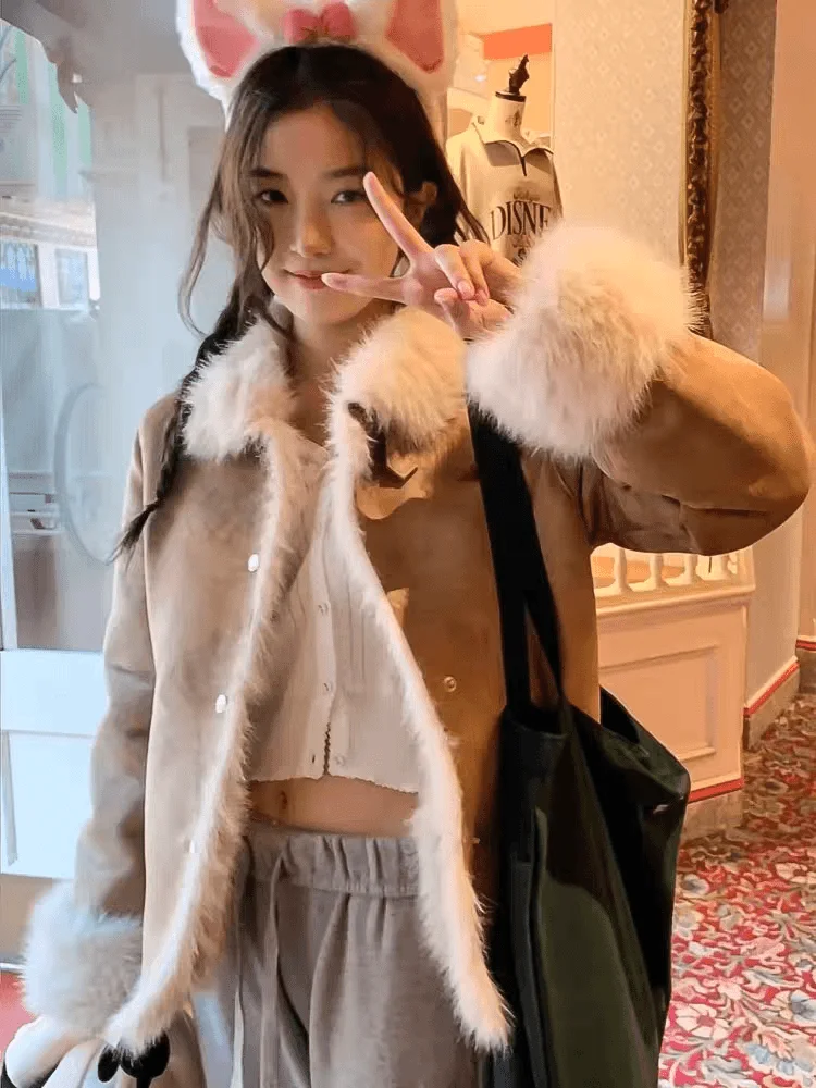 Women's Faux Fur Lamb Fur Plu Jaet Winter Warm Inteated Leather And Fur Coat Straight Tube Sle Long Sve Single Button
Women's Faux Fur Lamb Fur Plu Jaet Winter Warm Inteated Leather And Fur Coat Straight Tube Sle Long Sve Single Button