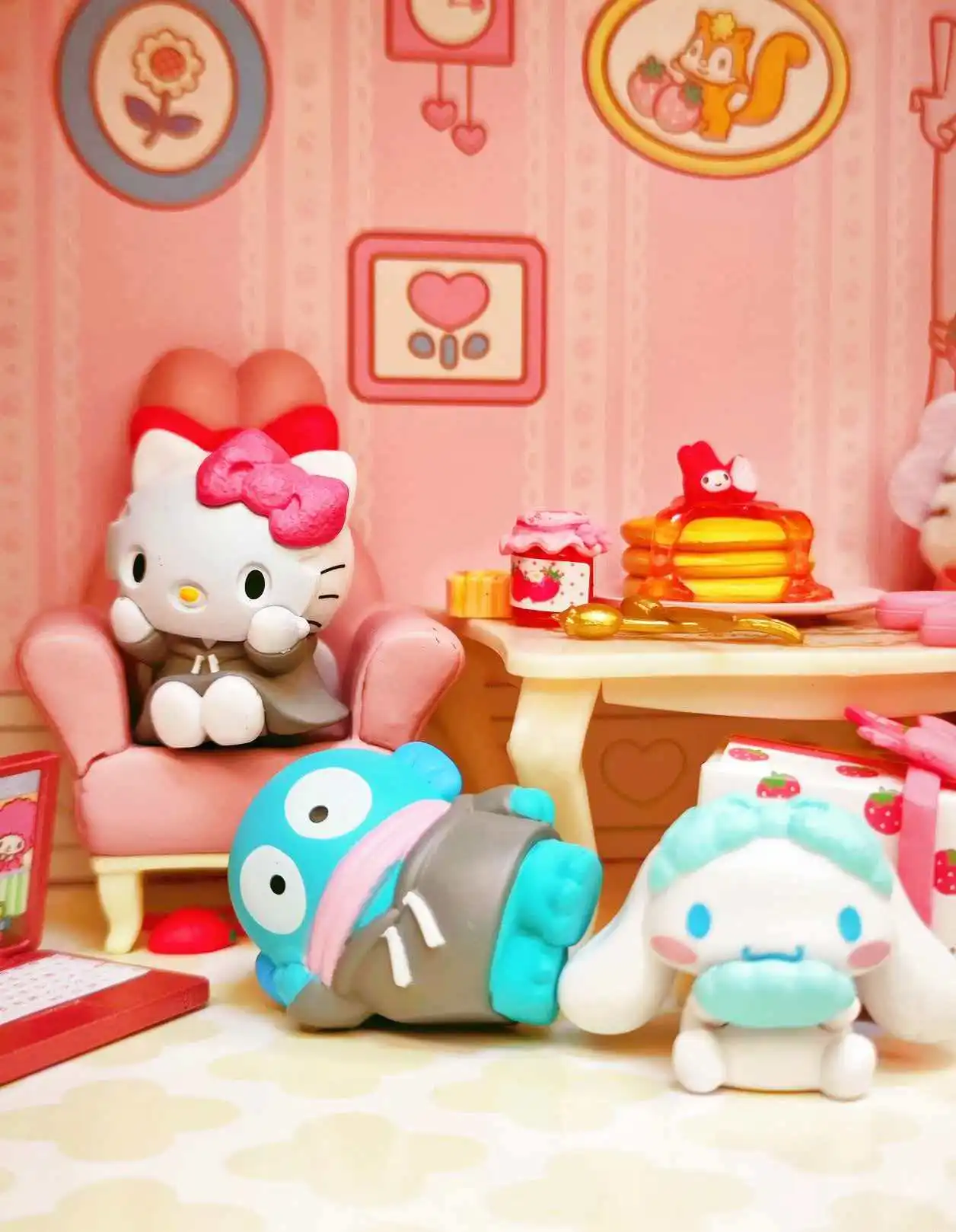 Новинка в наличии: Набор фигурок Kt Cat, Kuromi, Cinnamoroll, My Melody (Home Edition) — Сюрприз-бокс, настольное украшение, подарок для девочек
Новинка в наличии: Набор фигурок Kt Cat, Kuromi, Cinnamoroll, My Melody (Home Edition) — Сюрприз-бокс, настольное украшение, подарок для девочек