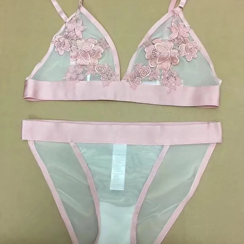 Soft Non-KL Marked Embroidered Cup Bra with Steel Support Netting Underwear Casual Comfortable Ladies Bra Home Clothes
Soft Non-KL Marked Embroidered Cup Bra with Steel Support Netting Underwear Casual Comfortable Ladies Bra Home Clothes