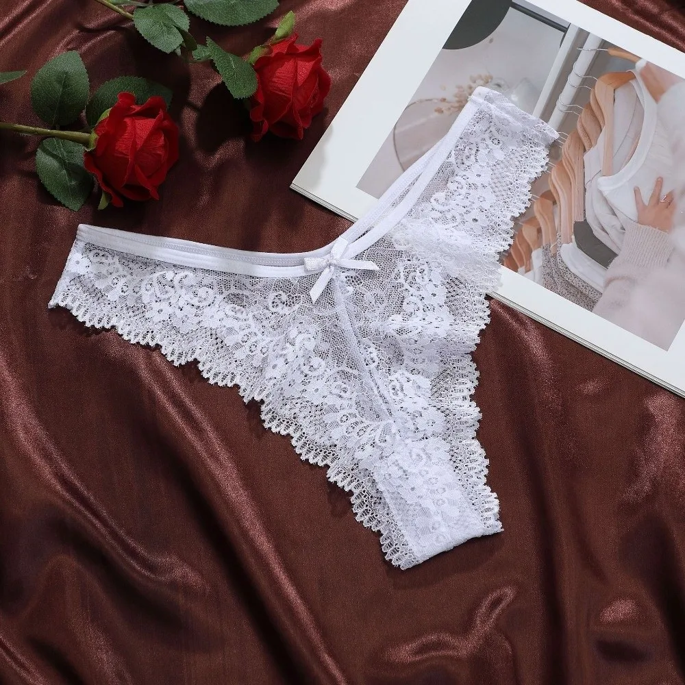 Fashion Cotton Crotch Women Lace Flower Briefs Traceless Low Waist Lace Thong Panties T-back Sheer Floral Underpants Lady Girls
Fashion Cotton Crotch Women Lace Flower Briefs Traceless Low Waist Lace Thong Panties T-back Sheer Floral Underpants Lady Girls