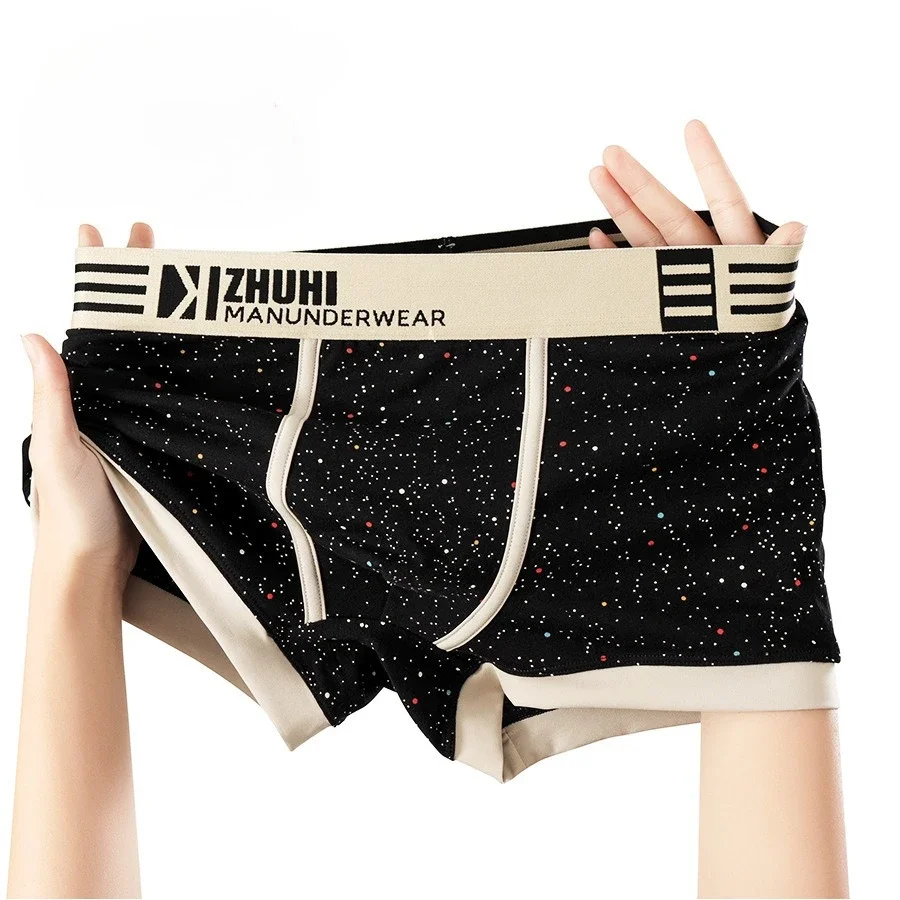 Новое хлопковое мужское нижнее белье с принтом, мужские трусы-боксеры, дышащие модные шорты для мальчиков.
Новое хлопковое мужское нижнее белье с принтом, мужские трусы-боксеры, дышащие модные шорты для мальчиков.