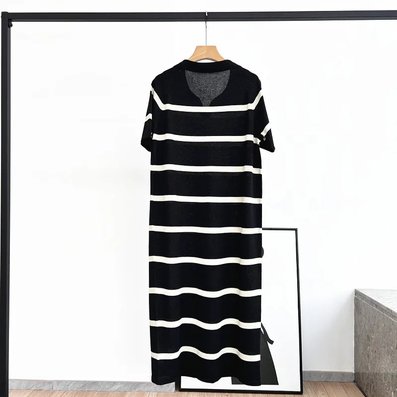 GG040 Summer women's dress POLO collar pullover short sleeves color matching stripes straight loose thin knitted mid-length ski
GG040 Summer women's dress POLO collar pullover short sleeves color matching stripes straight loose thin knitted mid-length ski