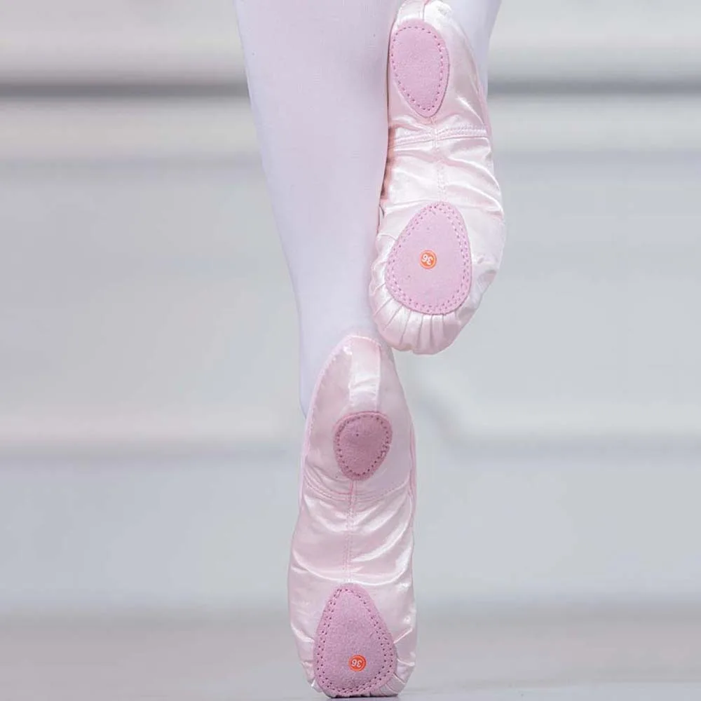 PU Leather Ballet Shoes for Girls Elastic Band Flat Sole Soft Pointe Shoes Nonslip Highly Elastic Stain Dance Slippers Exercise
PU Leather Ballet Shoes for Girls Elastic Band Flat Sole Soft Pointe Shoes Nonslip Highly Elastic Stain Dance Slippers Exercise
