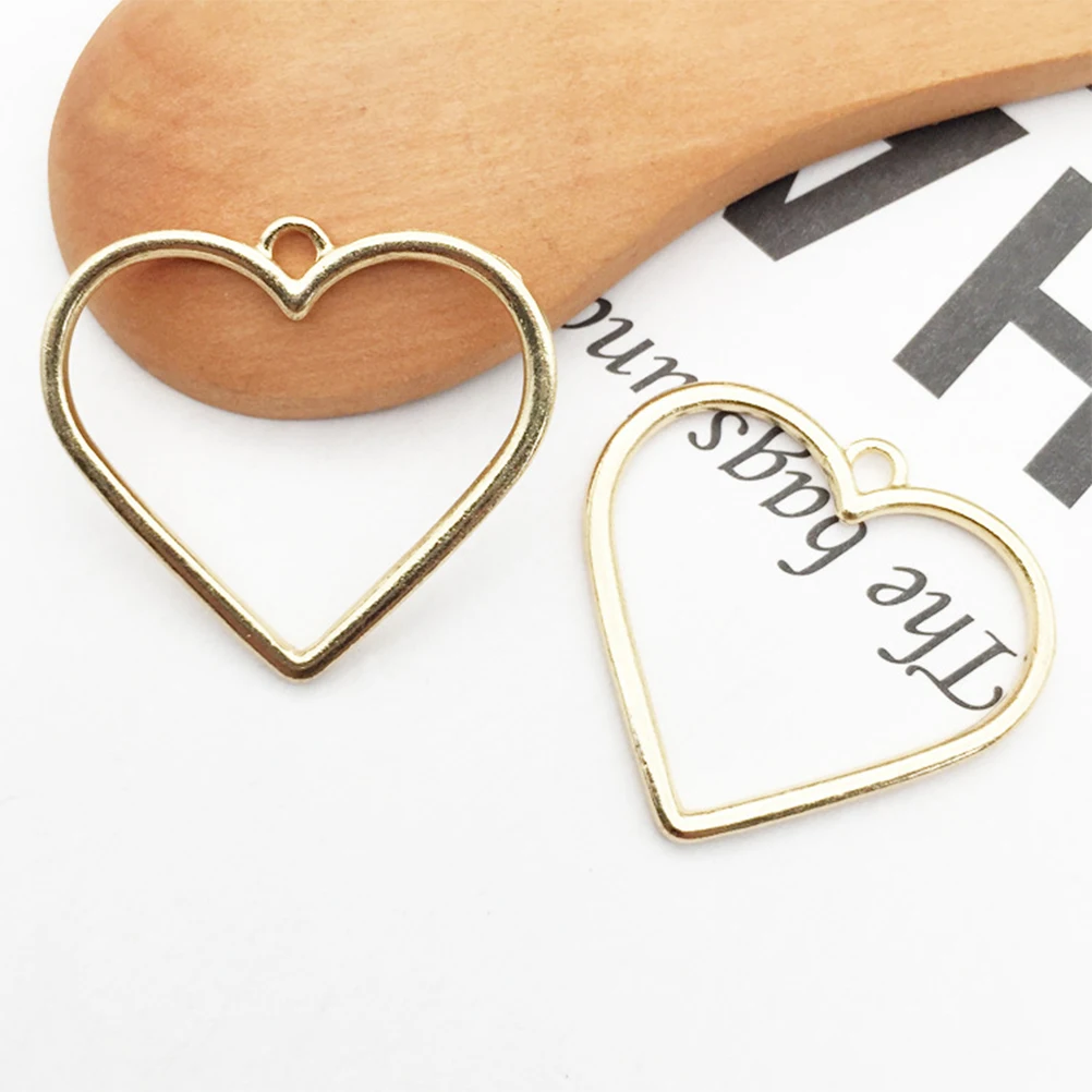 10 Pcs Loving Heart Pendant Necklace Accessories Durable Lightweight Women Jewelry Golden Heart Shape Charms Decor
10 Pcs Loving Heart Pendant Necklace Accessories Durable Lightweight Women Jewelry Golden Heart Shape Charms Decor