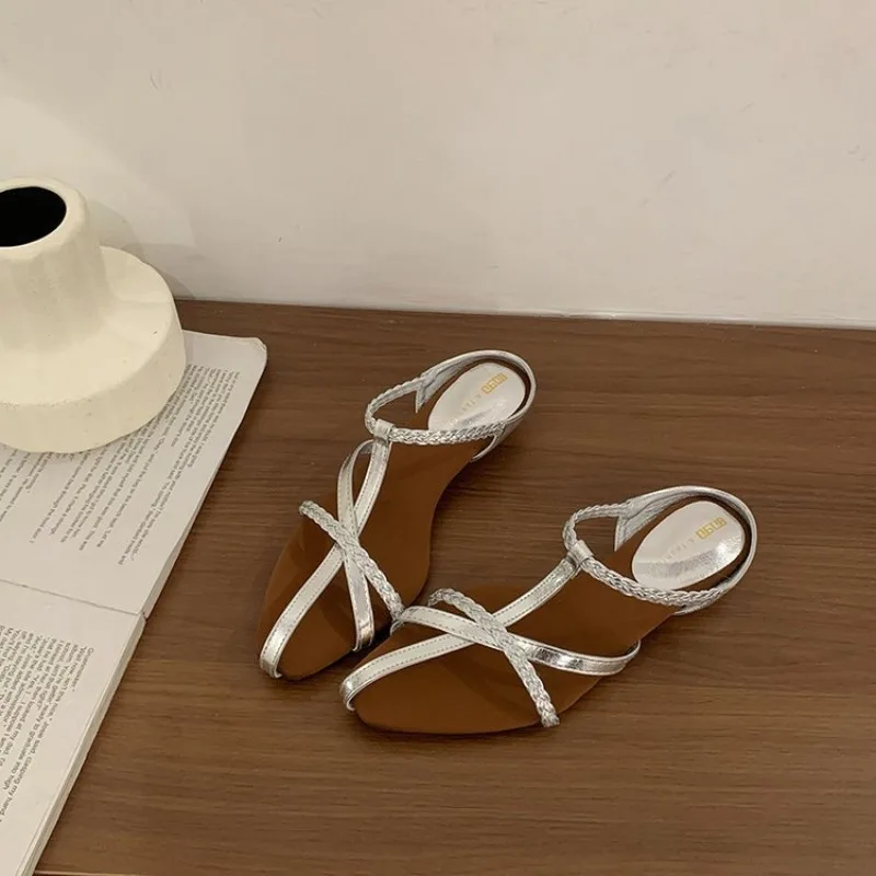 Retro Women Shoes Fashion Classic Wedge Heel Sandals for Woman Exquisite Hollowed Out Casual Shoe Designer Shoes Sandalias Mujer
Retro Women Shoes Fashion Classic Wedge Heel Sandals for Woman Exquisite Hollowed Out Casual Shoe Designer Shoes Sandalias Mujer