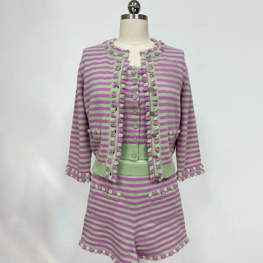NIGO Women's Spring Summer High Street Striped Top Long Sleeve Round Neck Cashmere Cardigan Casual Shorts Ngvp #nigo1679
NIGO Women's Spring Summer High Street Striped Top Long Sleeve Round Neck Cashmere Cardigan Casual Shorts Ngvp #nigo1679