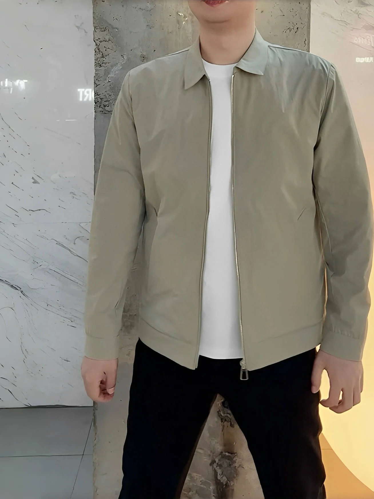 Мужская приталенная повседневная куртка, осенняя новинка, с длинными рукавами, модная верхняя одежда с воротником, антибактериальная подкладка из полиэстера
Мужская приталенная повседневная куртка, осенняя новинка, с длинными рукавами, модная верхняя одежда с воротником, антибактериальная подкладка из полиэстера