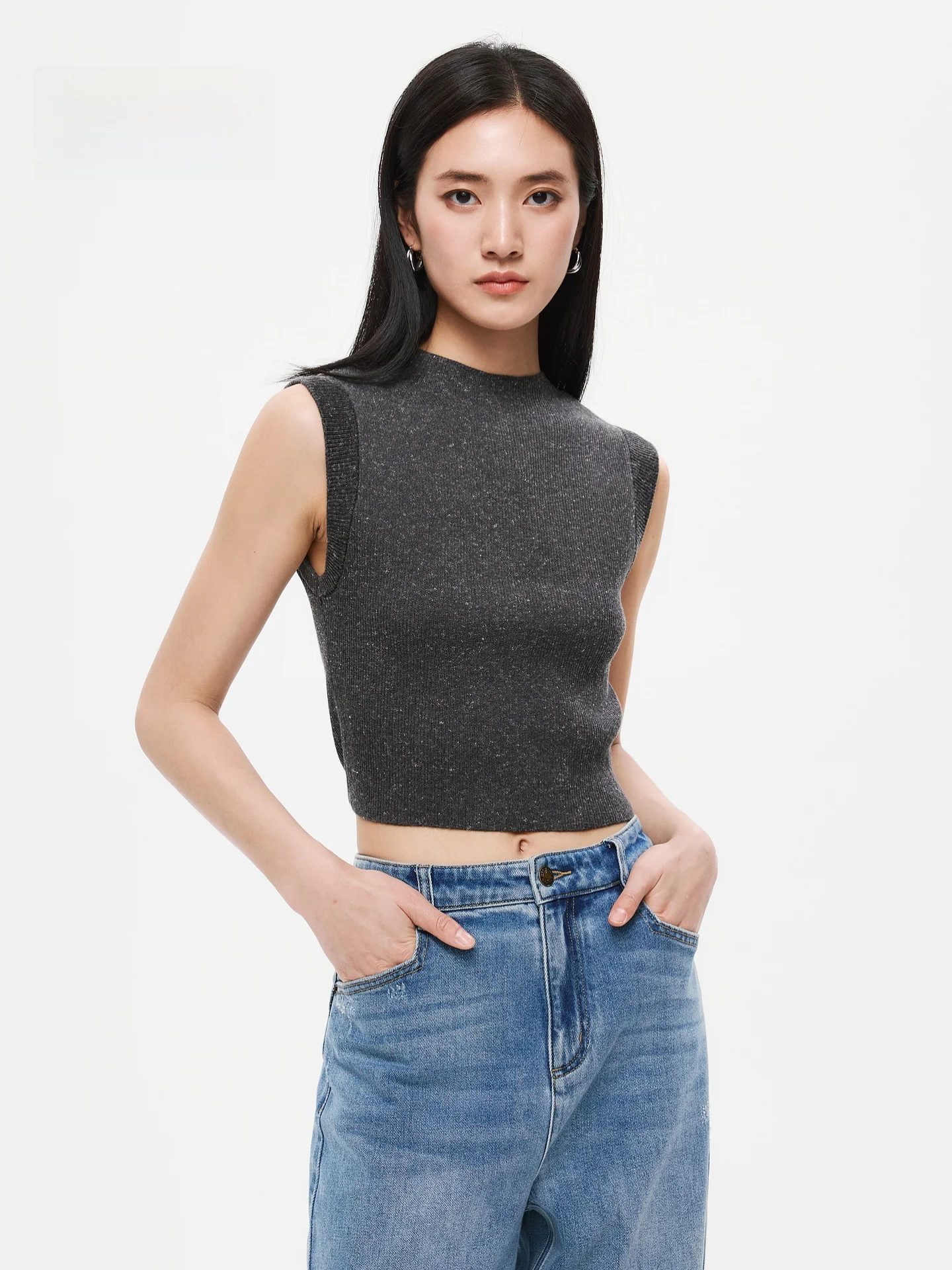 Женский вязаный жилет-топ из мягкой полиэстер-нейлоновой смеси, укороченный, весенняя новинка, для ношения под одеждой, с эффектом похудения
Женский вязаный жилет-топ из мягкой полиэстер-нейлоновой смеси, укороченный, весенняя новинка, для ношения под одеждой, с эффектом похудения