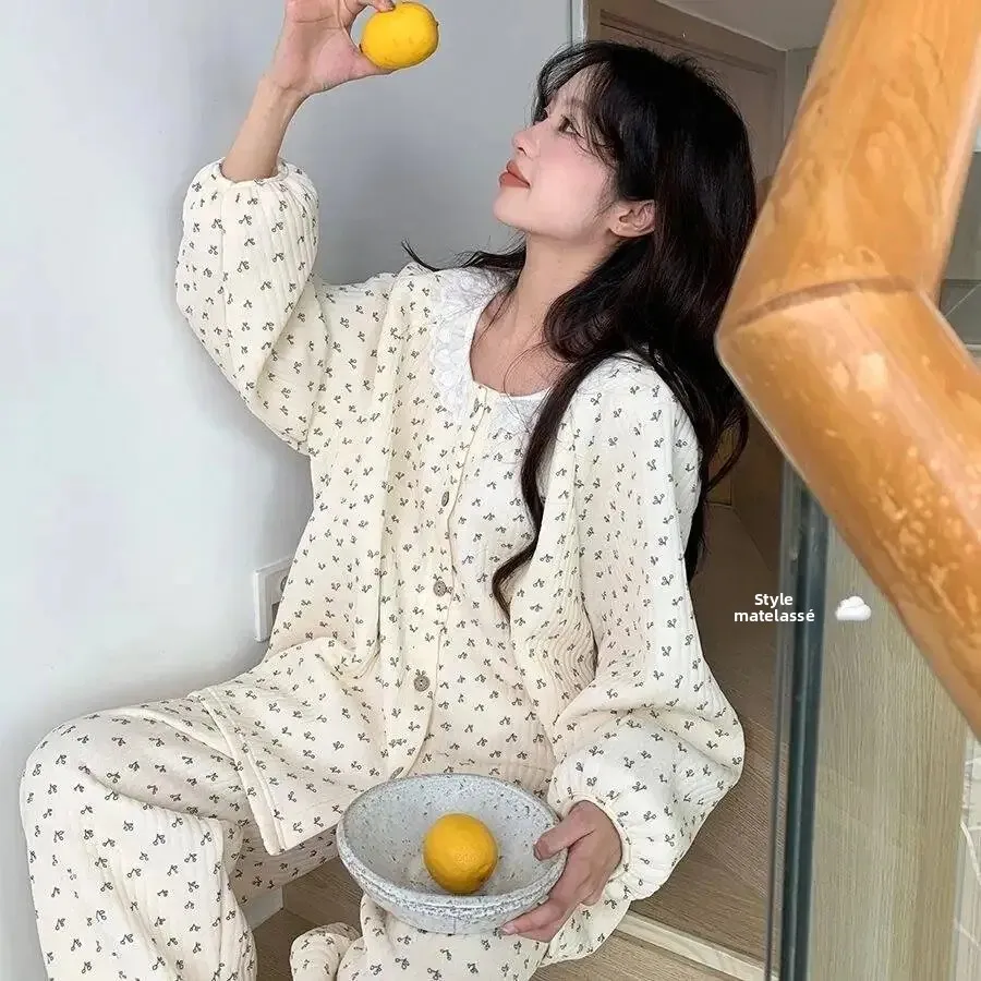 Thickened Long Sleeve Air Cotton Sleepwear Women's Style Winter Home Clothes Set Floral Lace Trimmed Cotton Padded Sleep Suit
Thickened Long Sleeve Air Cotton Sleepwear Women's Style Winter Home Clothes Set Floral Lace Trimmed Cotton Padded Sleep Suit