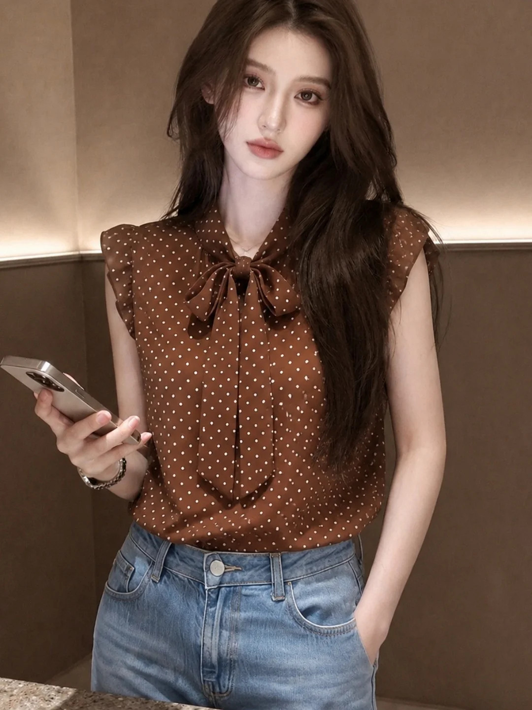 Sweet Girl Style Bow Tie Polka Dot Sleeveless Shirt Summer High Quality Versatile Women's Top Straight Cut Large Size Inner Wear
Sweet Girl Style Bow Tie Polka Dot Sleeveless Shirt Summer High Quality Versatile Women's Top Straight Cut Large Size Inner Wear