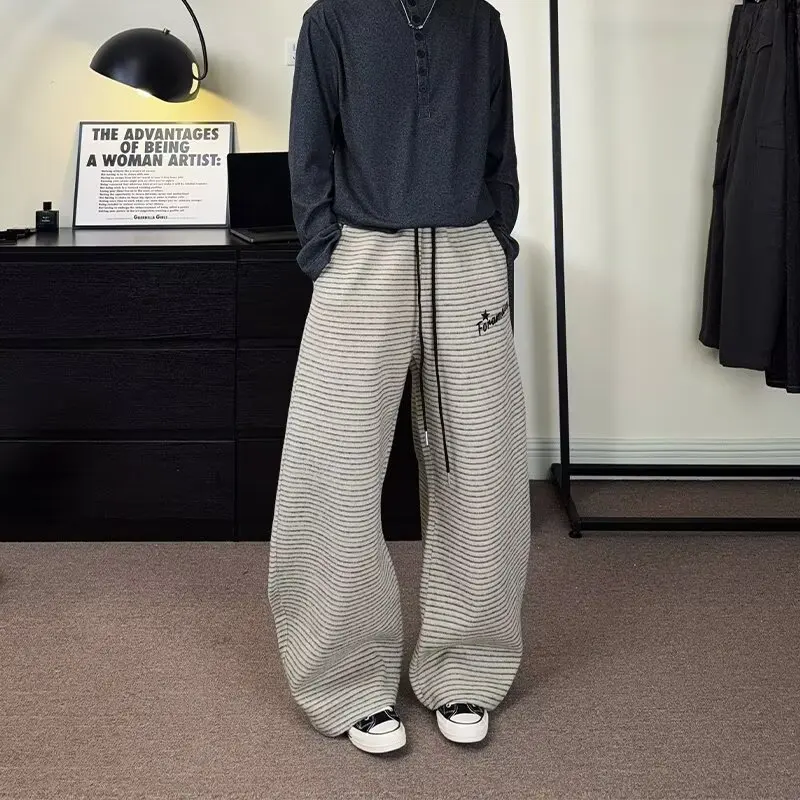 Осенне-зимние женские брюки больших размеров с широкими штанинами, свободные, прямые, в полоску, спортивные, повседневные, в стиле BF, черно-белые
Осенне-зимние женские брюки больших размеров с широкими штанинами, свободные, прямые, в полоску, спортивные, повседневные, в стиле BF, черно-белые