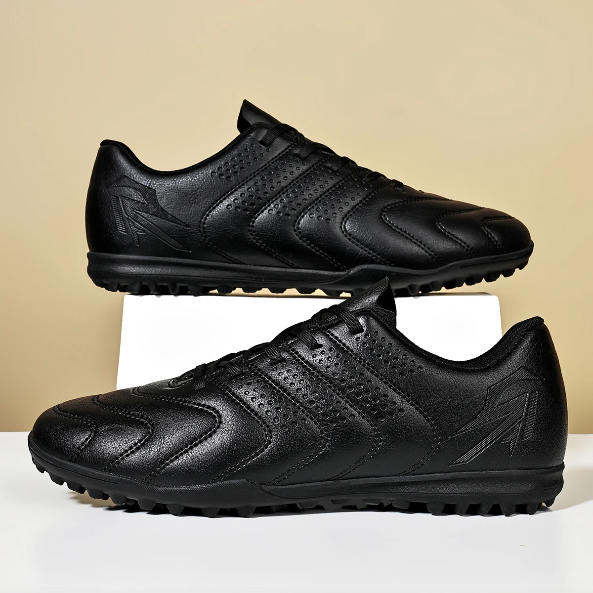 TF Turf Soccer Shoes PU Fabric Breathable Upper Rubber Sole Wear Resistant Anti Slip Men Women Kids Youth Training Sneakers
TF Turf Soccer Shoes PU Fabric Breathable Upper Rubber Sole Wear Resistant Anti Slip Men Women Kids Youth Training Sneakers