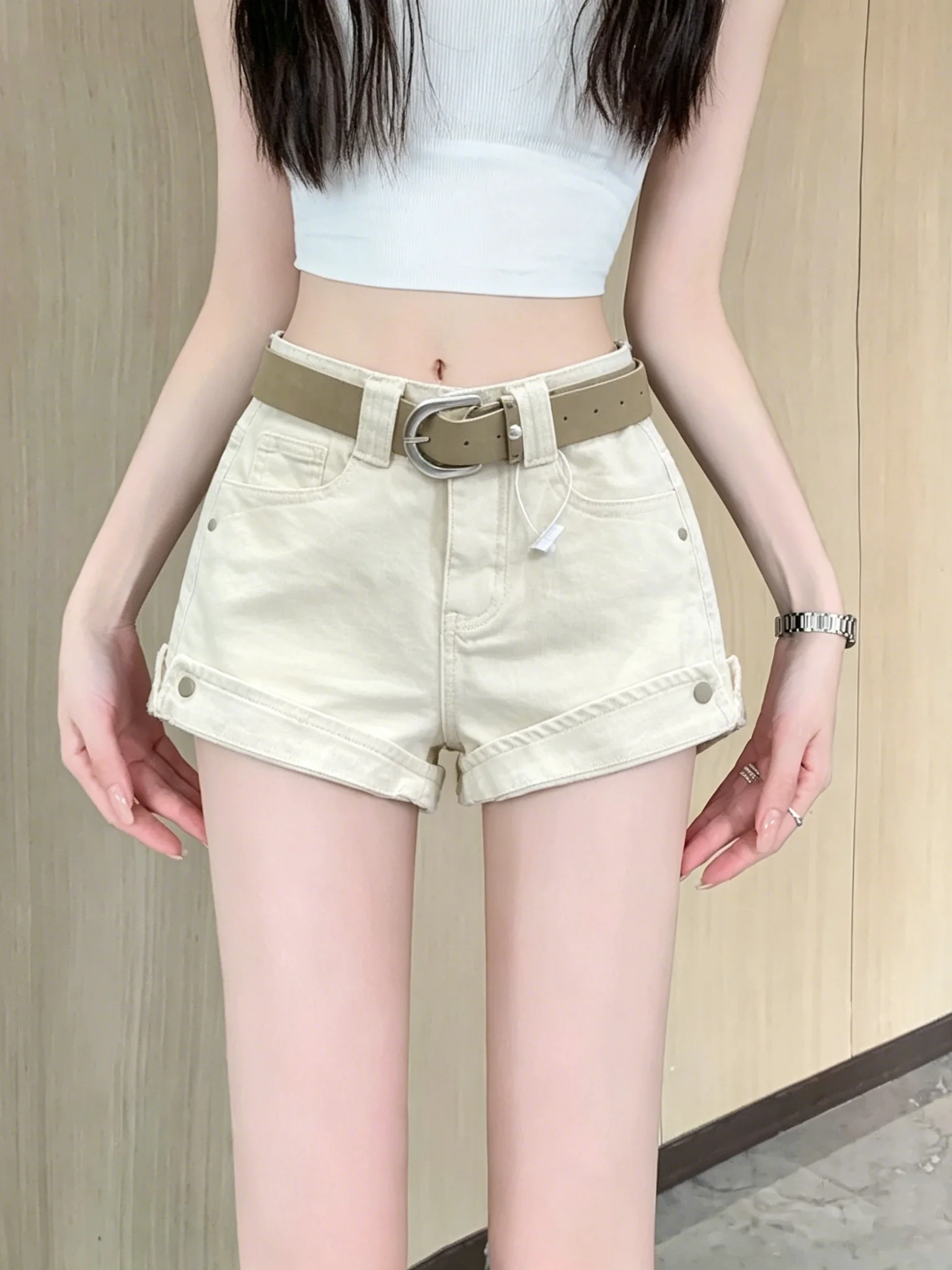 High Waist Bell Bottom Denim Shorts Women Summer Slimming Straight Leg Hot Pants High Waist Wide Leg Jeans Short Pants
High Waist Bell Bottom Denim Shorts Women Summer Slimming Straight Leg Hot Pants High Waist Wide Leg Jeans Short Pants