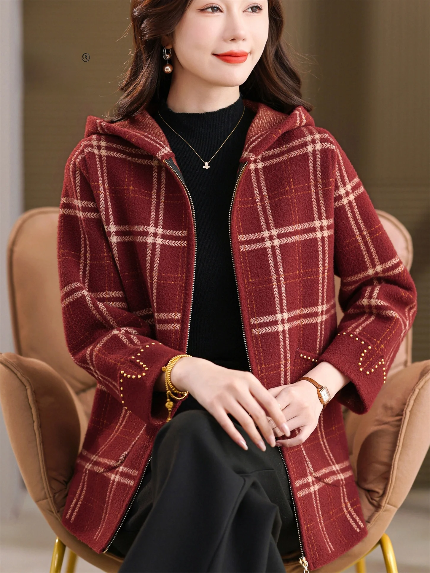 Thickened Plaid Woolen Coat for Young Mothers Spring Autumn Winter Casual Loose Top Zipper Closure Fashionable Warm Outerwear
Thickened Plaid Woolen Coat for Young Mothers Spring Autumn Winter Casual Loose Top Zipper Closure Fashionable Warm Outerwear
