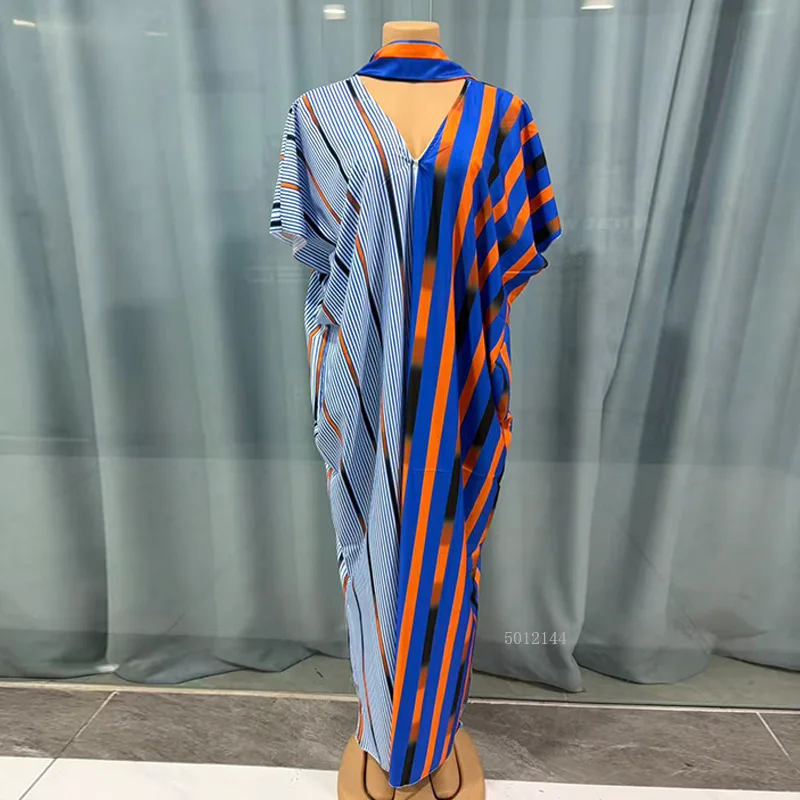 Muslim Abaya V-Neck Long Dress Loose Fit Large Size with Hot Drilling Fashionable 2026 New Dashiki Design Includes Headscarf
Muslim Abaya V-Neck Long Dress Loose Fit Large Size with Hot Drilling Fashionable 2026 New Dashiki Design Includes Headscarf