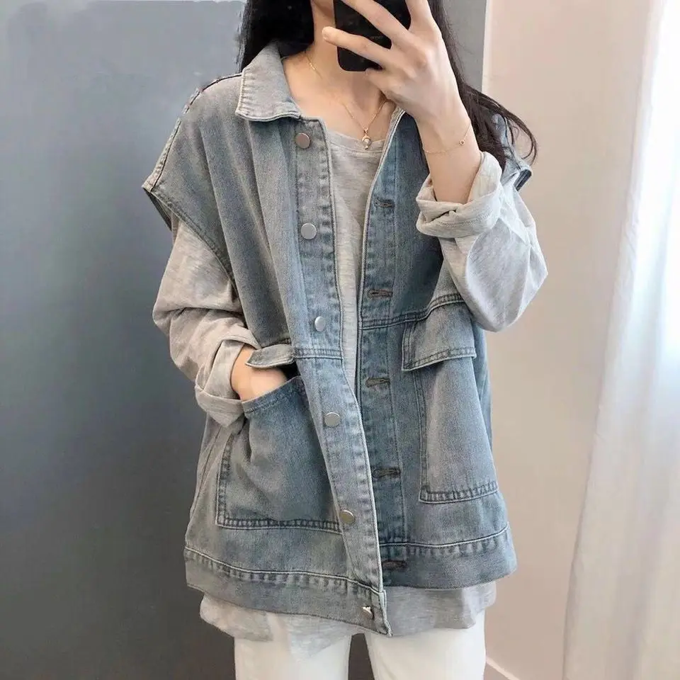 Women's Light Wash Denim Vest, Oversized Sleeveless Jean Waistcoat with Lapel, Casual Streetwear Outerwear
Women's Light Wash Denim Vest, Oversized Sleeveless Jean Waistcoat with Lapel, Casual Streetwear Outerwear