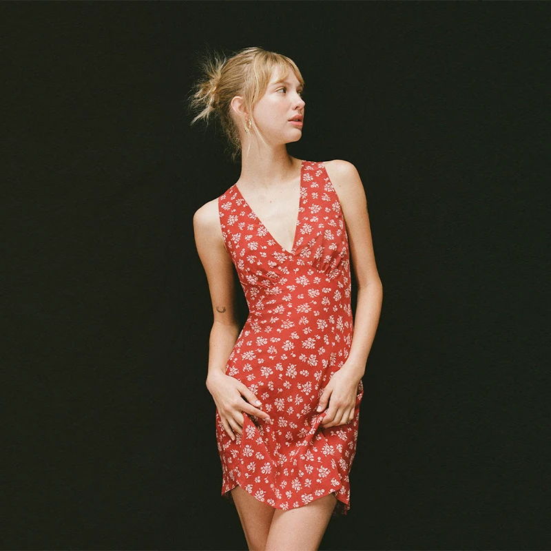 Red Small Floral V Collared Sleeveless Dress Waist-Cinching Short Daily Casual Dress
Red Small Floral V Collared Sleeveless Dress Waist-Cinching Short Daily Casual Dress