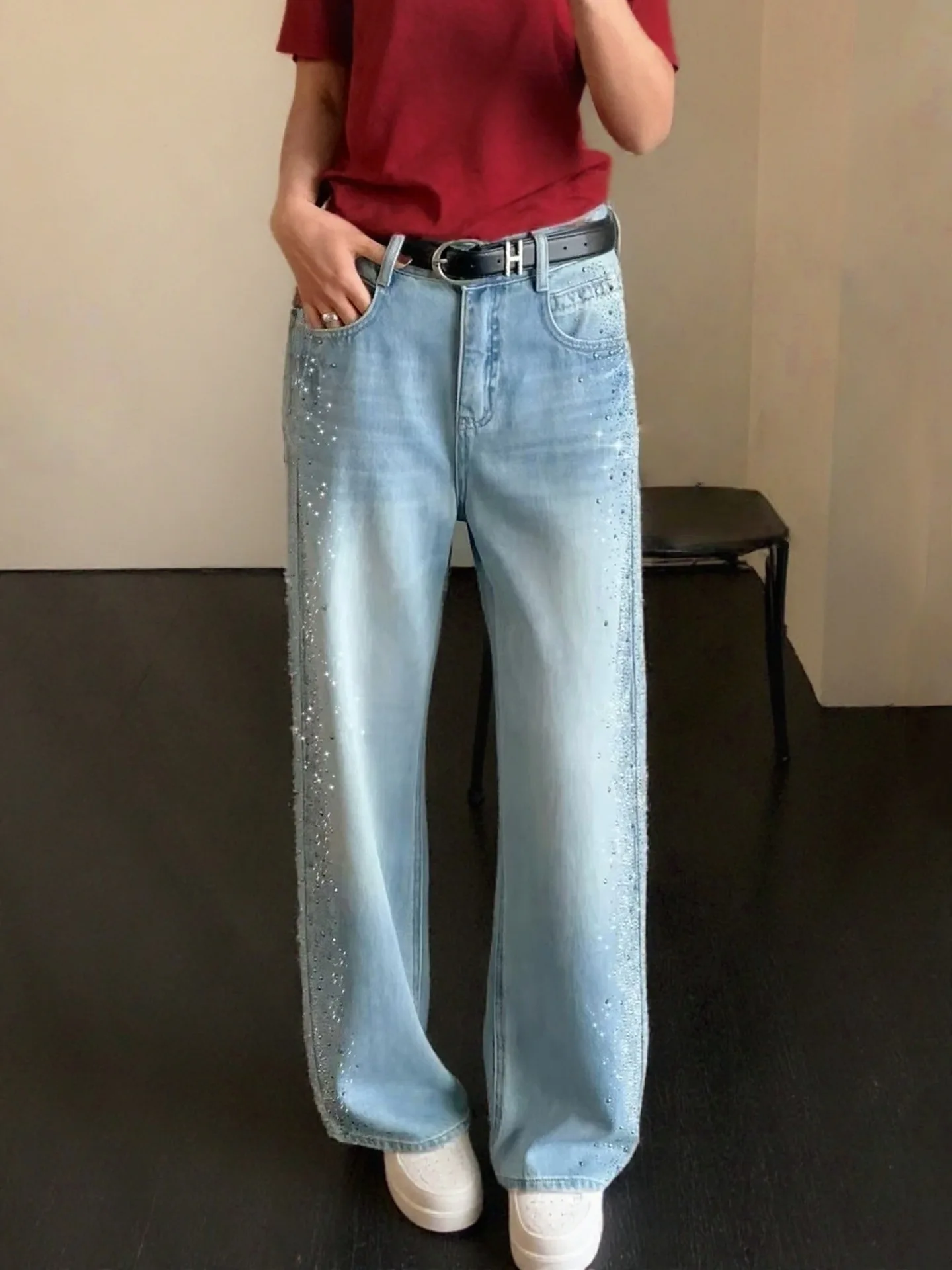 2026 New Heavy Rhinestone Jeans Casual Fashion Women's Sequin Appliques Denim Pants American High Street Straight Leg Trousers
2026 New Heavy Rhinestone Jeans Casual Fashion Women's Sequin Appliques Denim Pants American High Street Straight Leg Trousers
