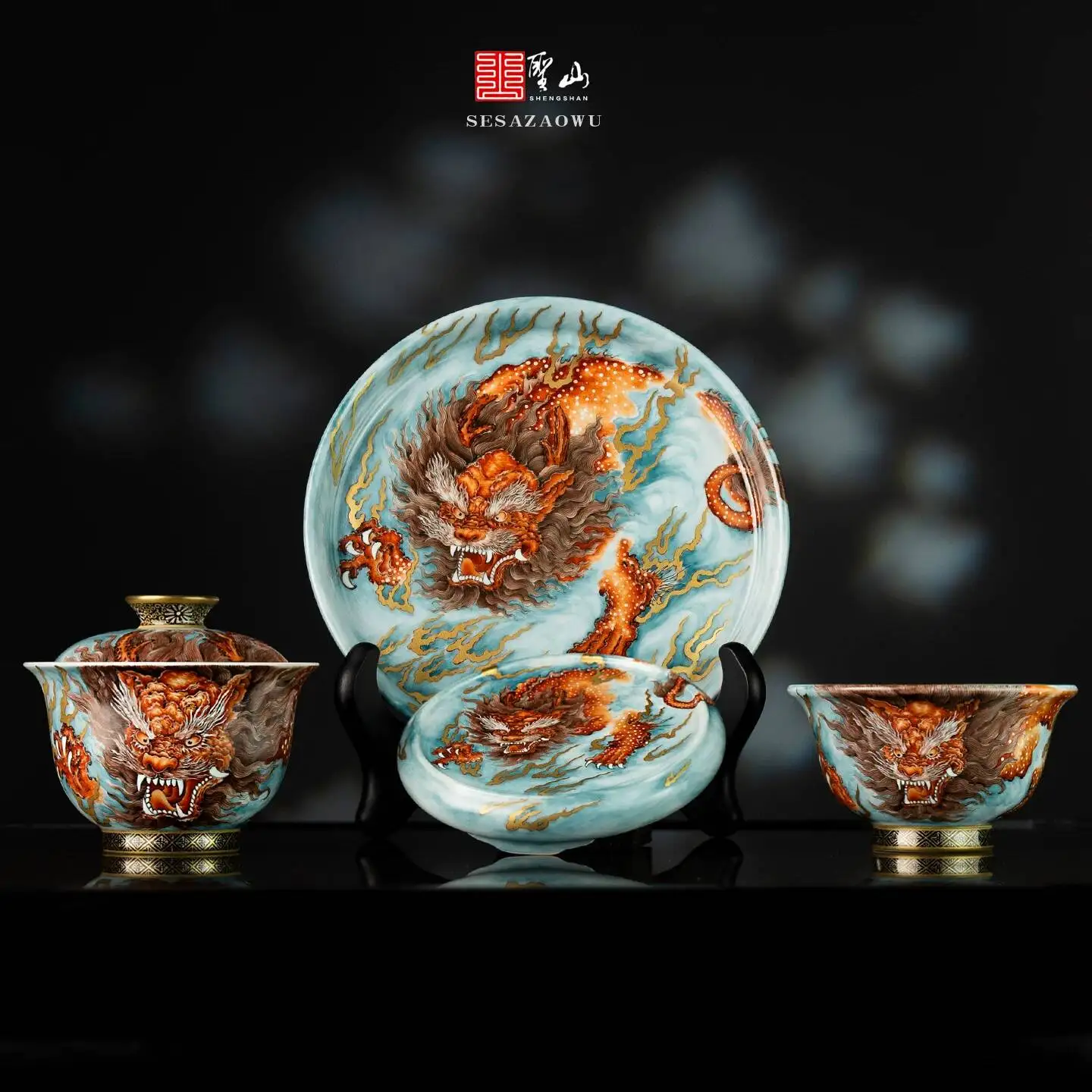 Sacred Mountain Hand-Painted Pastel Alum Red "Tidal Cloud Pixiu" Gaiwan Set Jingdezhen Handmade Ceramic Tea Bowl
Sacred Mountain Hand-Painted Pastel Alum Red "Tidal Cloud Pixiu" Gaiwan Set Jingdezhen Handmade Ceramic Tea Bowl