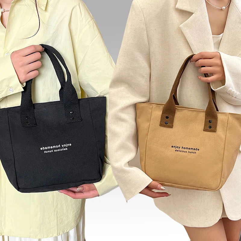 Neutral style handbag for men and women, suitable for daily travel. Made of nylon material. Can be given as a gift.
Neutral style handbag for men and women, suitable for daily travel. Made of nylon material. Can be given as a gift.