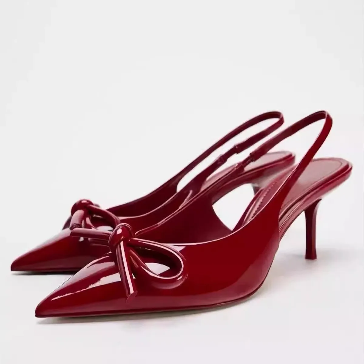 2025 New Summer High Heel Women Sandals Shoes Fashion Shallow Butterfly-knot Shoes Elegant Wedding Party Shoes
2025 New Summer High Heel Women Sandals Shoes Fashion Shallow Butterfly-knot Shoes Elegant Wedding Party Shoes