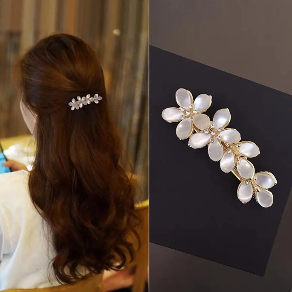 New Elegant Flower Pearl Hairpin French Barrette Rhinestone Zircon Spring Hair Clip Bridal Hair Accessory White Opal Flower
New Elegant Flower Pearl Hairpin French Barrette Rhinestone Zircon Spring Hair Clip Bridal Hair Accessory White Opal Flower