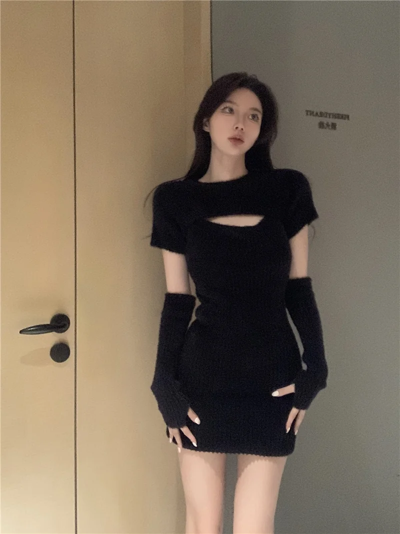 Black Knitted Dress Women's Autumn Fashion Temperament Hollow Out Long Sleeve Jacket One Step Dress Sexy Mini Bodycon Dress
Black Knitted Dress Women's Autumn Fashion Temperament Hollow Out Long Sleeve Jacket One Step Dress Sexy Mini Bodycon Dress