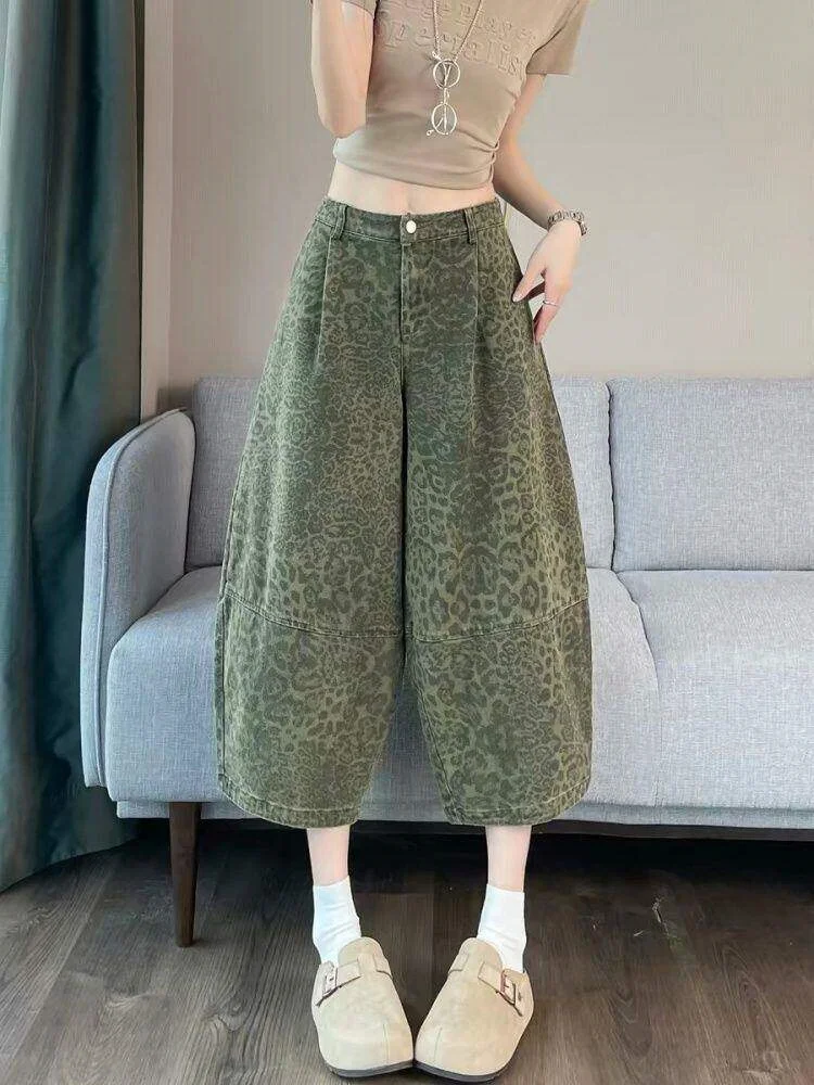 Retro Green Leopard Print Wide Leg Jeans Women's Loose Casual Trousers Spring Summer Design Sense Fashionable Knife
Retro Green Leopard Print Wide Leg Jeans Women's Loose Casual Trousers Spring Summer Design Sense Fashionable Knife