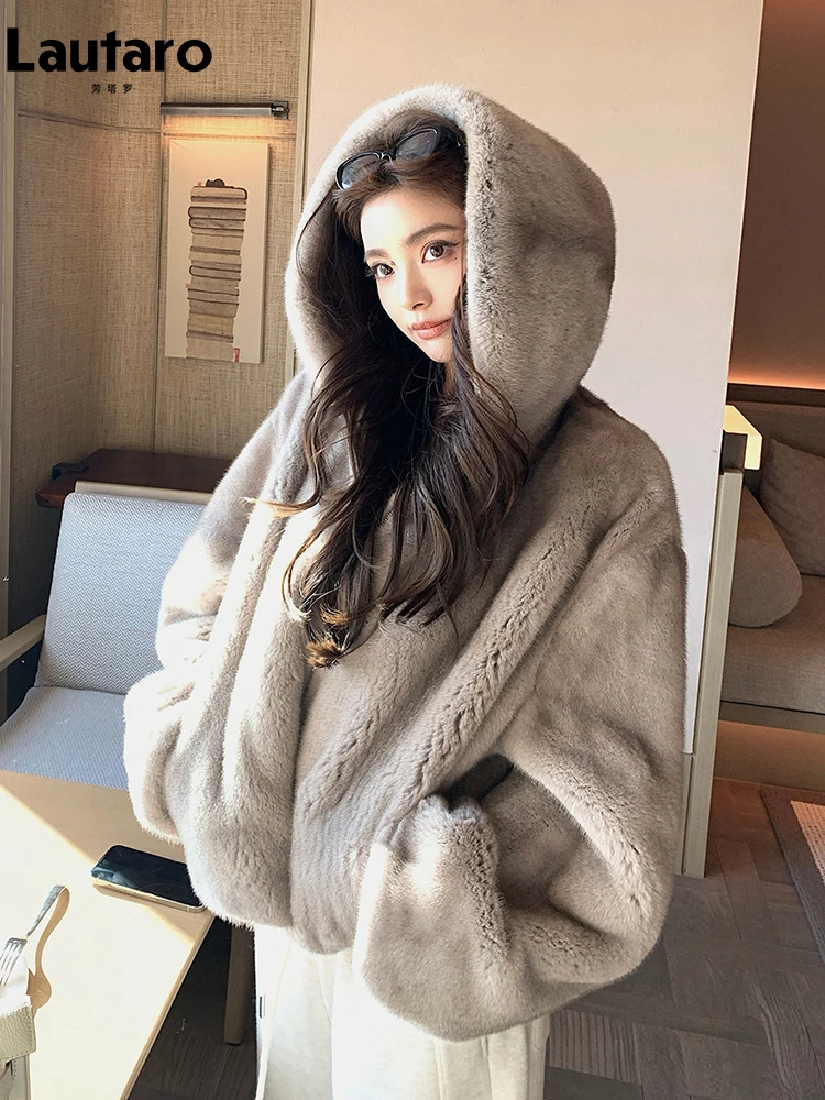 Lautaro Autumn Winter Short Thick Warm Soft Faux Mink Fur Coat Women with Hood Zipper Luxury Chic High Quality Fluffy Jacket
Lautaro Autumn Winter Short Thick Warm Soft Faux Mink Fur Coat Women with Hood Zipper Luxury Chic High Quality Fluffy Jacket