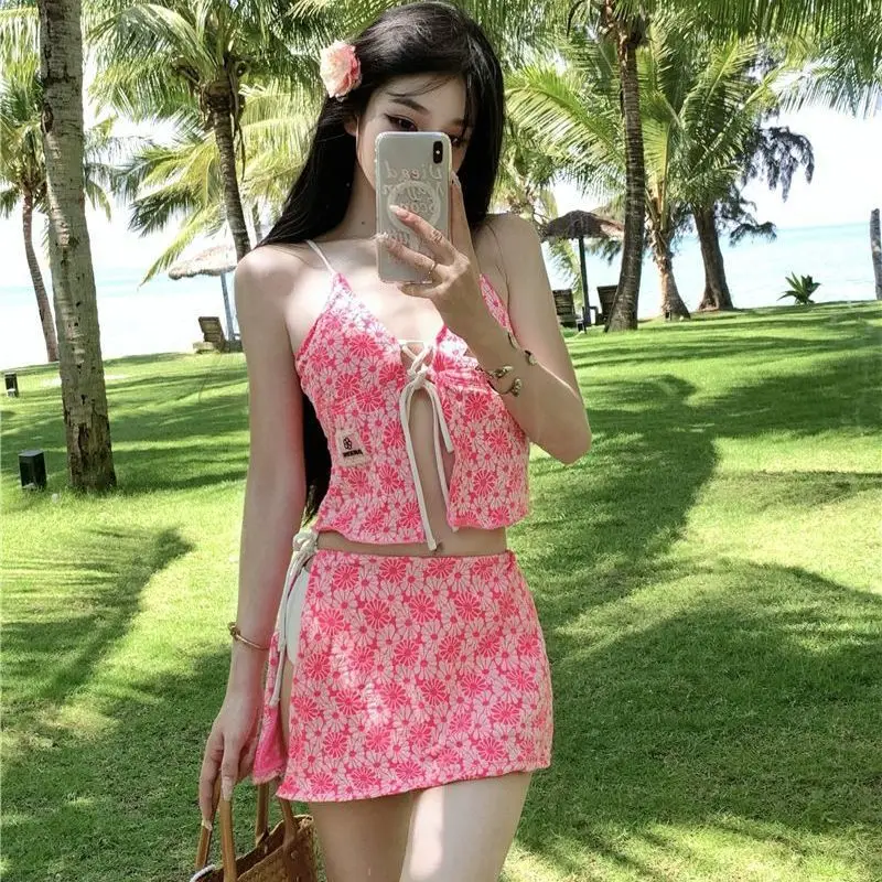 Summer Sexy Girl Pink Bikini Set Women Split Skirt Swimsuit 3pcs Swimwear Aesthetic Bathing Suit for Beach Seaside Vocation
Summer Sexy Girl Pink Bikini Set Women Split Skirt Swimsuit 3pcs Swimwear Aesthetic Bathing Suit for Beach Seaside Vocation