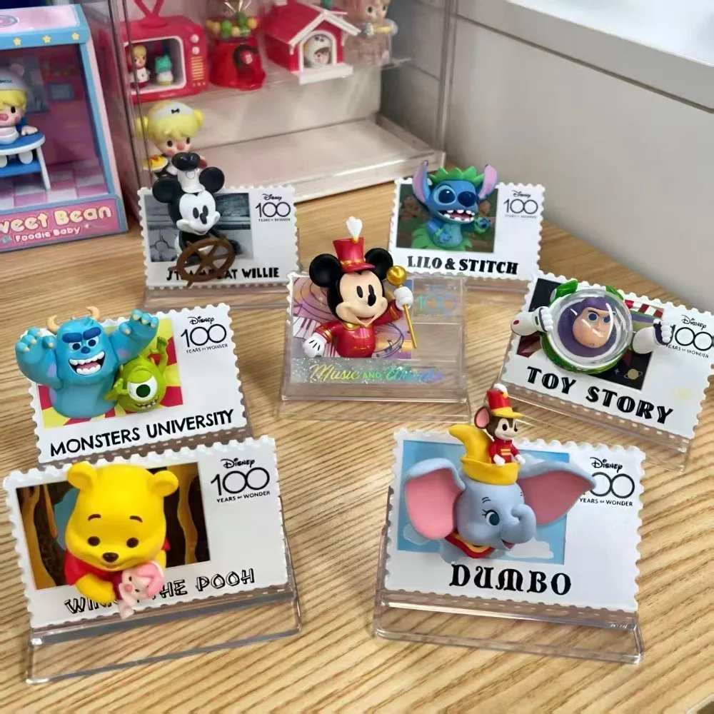 Miniso Sanrio Mystery Box Винни-Пух, новое издание, Disney 100, юбилей, ретро-стиль, серия штампов, слепая коробка, гаражный комплект, игрушки
Miniso Sanrio Mystery Box Винни-Пух, новое издание, Disney 100, юбилей, ретро-стиль, серия штампов, слепая коробка, гаражный комплект, игрушки