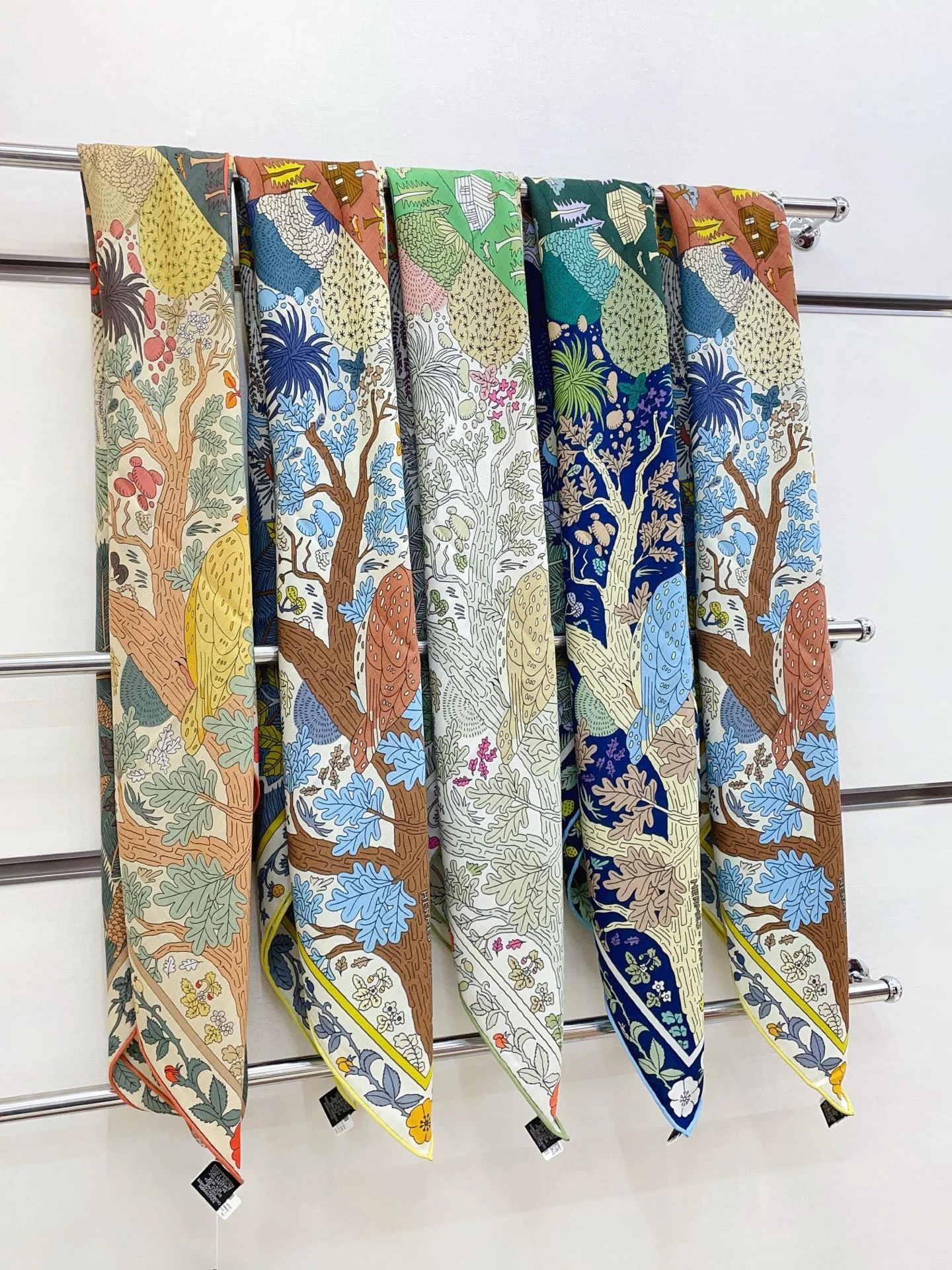 New Spring Collection Cashmere Floral Square Scarf High-End Versatile Floral Scarf Large Square Scarf for Tying Bags Gift
New Spring Collection Cashmere Floral Square Scarf High-End Versatile Floral Scarf Large Square Scarf for Tying Bags Gift