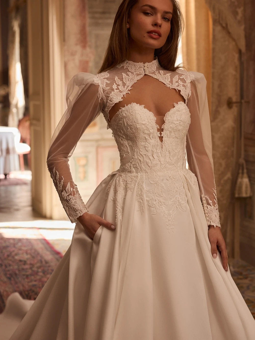 Detachable Sleeve Beaded Satin Long Wedding Dress Modest High Collar Bridal Gown Customized Charming Ivory Dresses For Bride
Detachable Sleeve Beaded Satin Long Wedding Dress Modest High Collar Bridal Gown Customized Charming Ivory Dresses For Bride