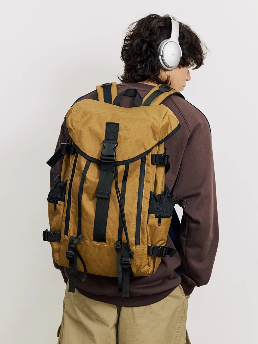 City function outdoor travel mountaineering backpack, Japanese large-capacity women's computer schoolbag 
City function outdoor travel mountaineering backpack, Japanese large-capacity women's computer schoolbag