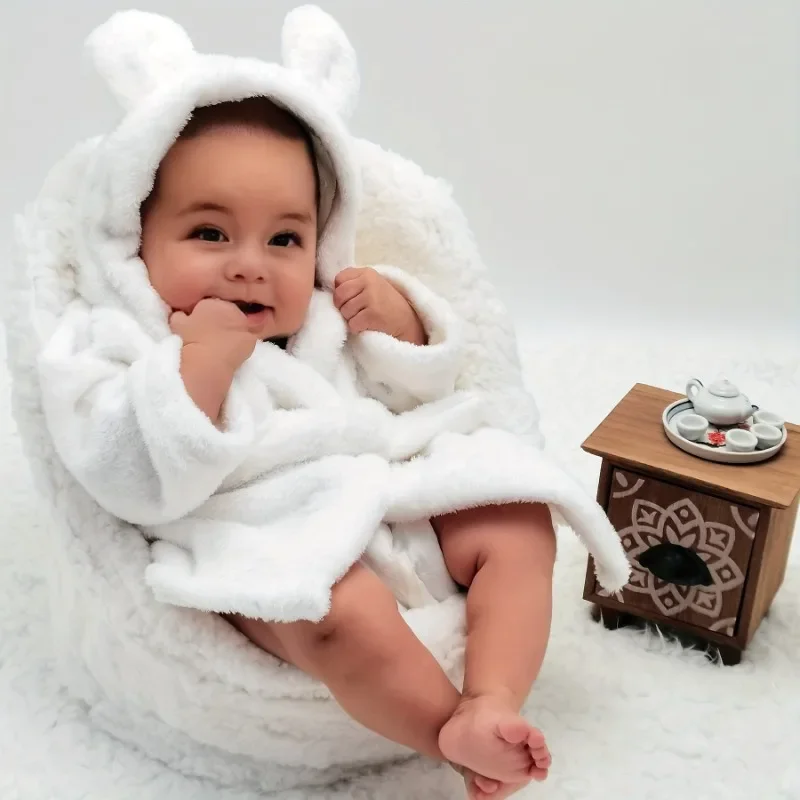 Baby Bathrobe Sets White Nightgown Newborn Photography Outfits Home Bathroom Plush Pajamas with Hat Infant Photos Sofa Props
Baby Bathrobe Sets White Nightgown Newborn Photography Outfits Home Bathroom Plush Pajamas with Hat Infant Photos Sofa Props