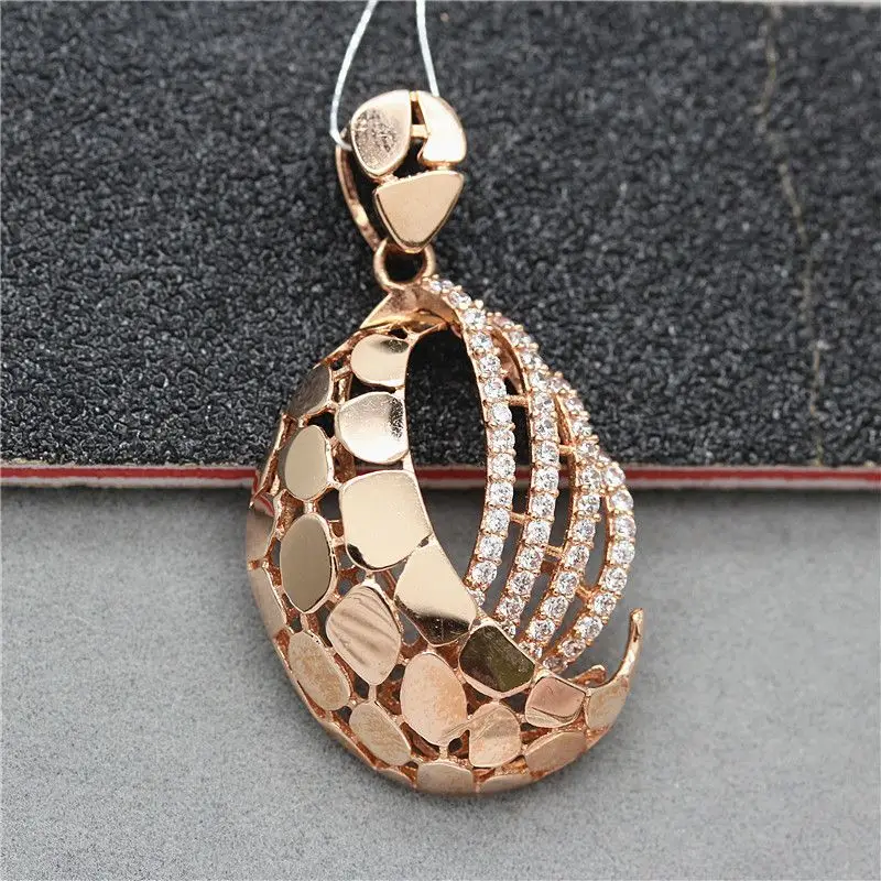 585 Purple Gold Plated 14k Rose Gold Hollow Out Elliptical Irregular Necklace for Women Pendant Vintage Clavicle Chain Jewelry
585 Purple Gold Plated 14k Rose Gold Hollow Out Elliptical Irregular Necklace for Women Pendant Vintage Clavicle Chain Jewelry