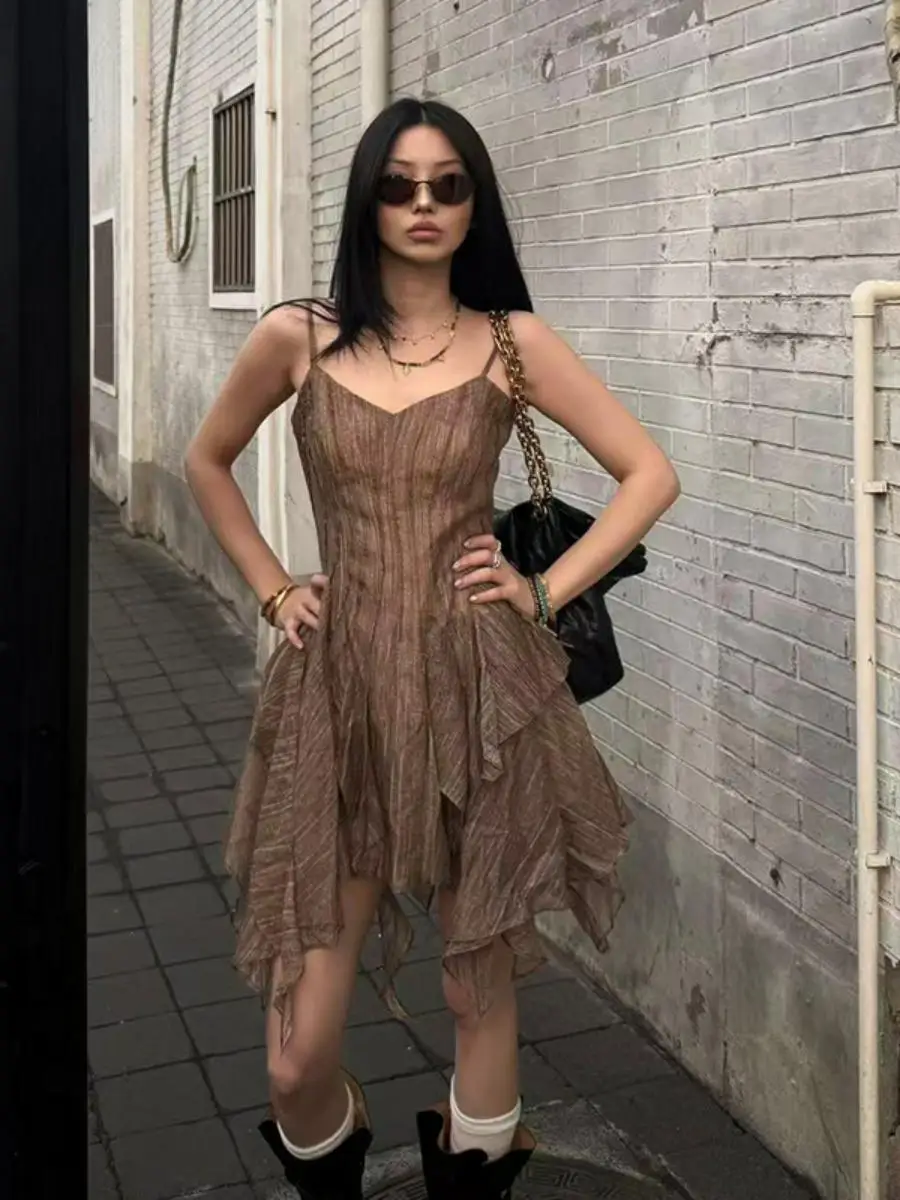 Retro High Waist Slimming Irregular Strap Dress Women's Fashionable Street Style Spring Collection Korean Origin No Brand
Retro High Waist Slimming Irregular Strap Dress Women's Fashionable Street Style Spring Collection Korean Origin No Brand