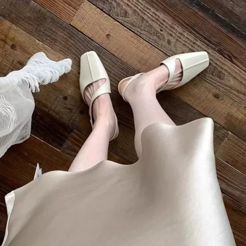 Женские сандалии Baotou с белым квадратным носком и одним ремешком, новинка 2023 года, летняя женская обувь с пустым ремешком для путешествий, туфли на плоской подошве
Женские сандалии Baotou с белым квадратным носком и одним ремешком, новинка 2023 года, летняя женская обувь с пустым ремешком для путешествий, туфли на плоской подошве