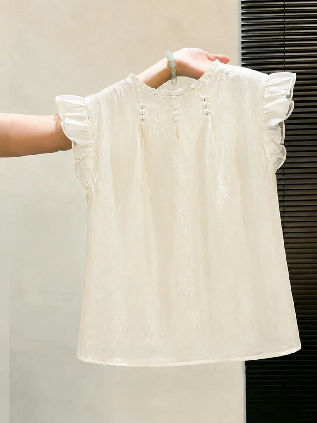 Sweet Style Chiffon Top with Flying Sleeves Slimming Summer Comfortable Fashion Anti-aging Versatile Lightweight Upper Body
Sweet Style Chiffon Top with Flying Sleeves Slimming Summer Comfortable Fashion Anti-aging Versatile Lightweight Upper Body