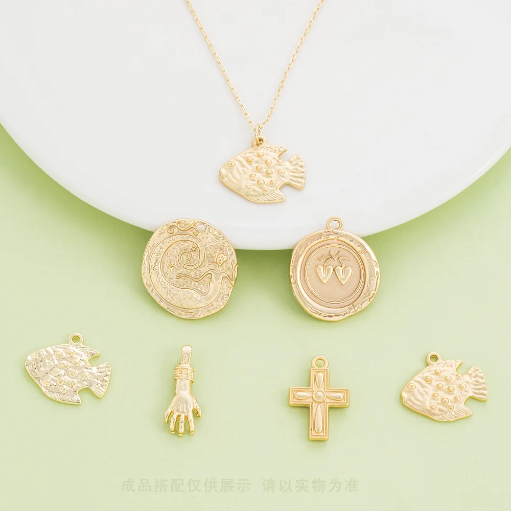 DIY retro fashion clothing accessories with cross hearts, medium and long small pendants
DIY retro fashion clothing accessories with cross hearts, medium and long small pendants