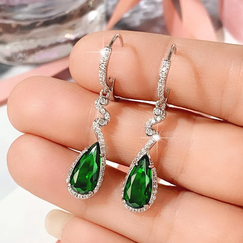 Huitan Newly Designed Women Dangle Earrings with Sparkling Cubic Zircon Elegant Green Drop Earrings Wedding Anniversary Jewelry
Huitan Newly Designed Women Dangle Earrings with Sparkling Cubic Zircon Elegant Green Drop Earrings Wedding Anniversary Jewelry