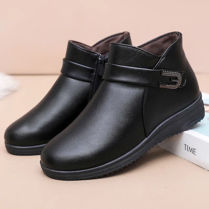 Women's Fleece Lined Ankle Boots Leather Casual Shoes Side Zipper Metal Buckle Decor Non-slip Soft Sole Comfortable Footwear
Women's Fleece Lined Ankle Boots Leather Casual Shoes Side Zipper Metal Buckle Decor Non-slip Soft Sole Comfortable Footwear