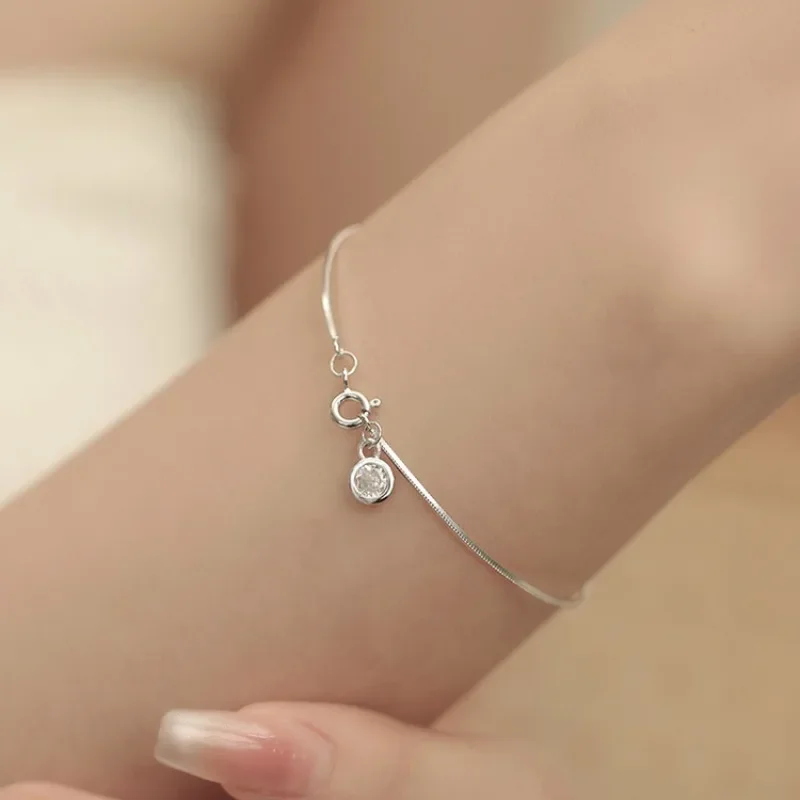 Slender Charm 925 Sterling Silver Single Zircon Snake Chain Bracelet for Woman Girls Designer Jewelry Accessories Colorfast Gift
Slender Charm 925 Sterling Silver Single Zircon Snake Chain Bracelet for Woman Girls Designer Jewelry Accessories Colorfast Gift